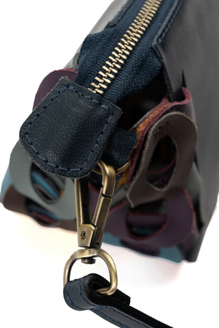 The Chain Interlocking Leather Shoulder Bag Multicolor 4